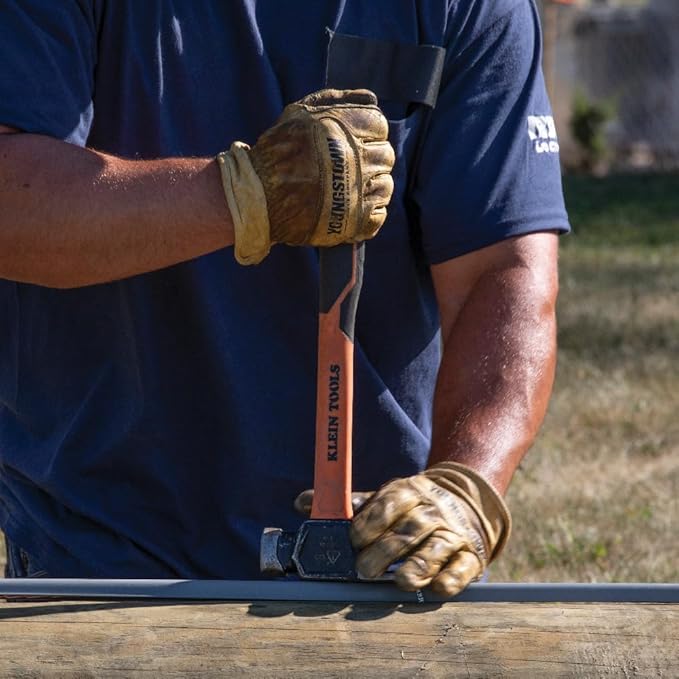 Klein Tools 832-26 Lineman's 26-Ounce Claw Milled Hammer, Fiberglass Handle, Heavy Duty for Utility Poles, Milled Face, High Visibility Orange